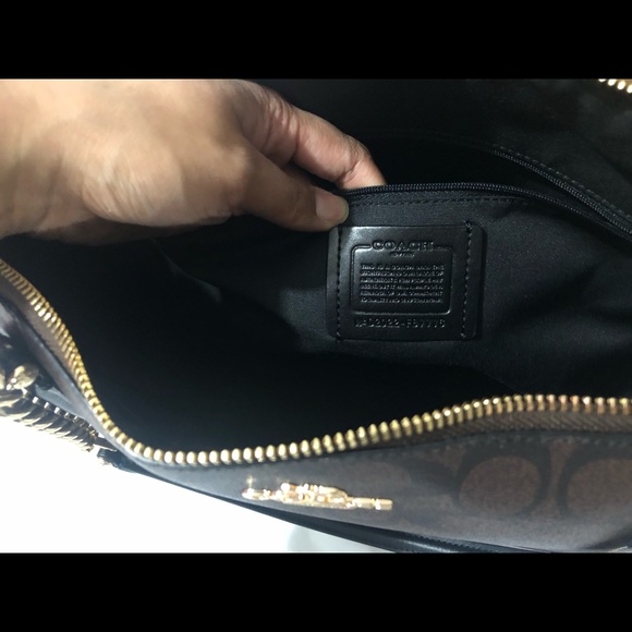 Coach - Picture 6 of 7